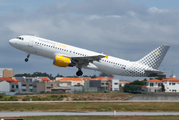 Vueling Airbus A320-216 (EC-KJD) at  Porto, Portugal