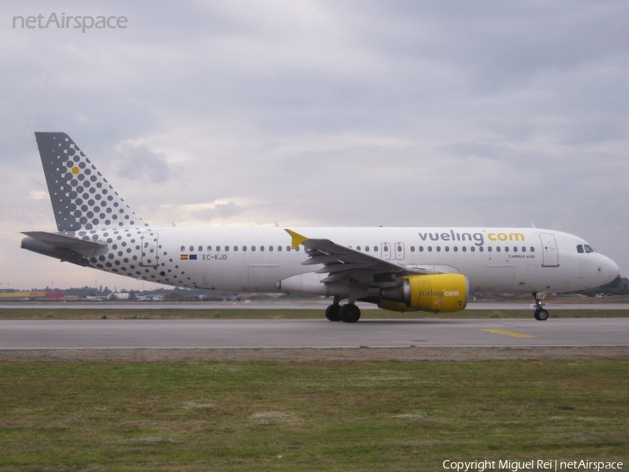 Vueling Airbus A320-216 (EC-KJD) | Photo 99712