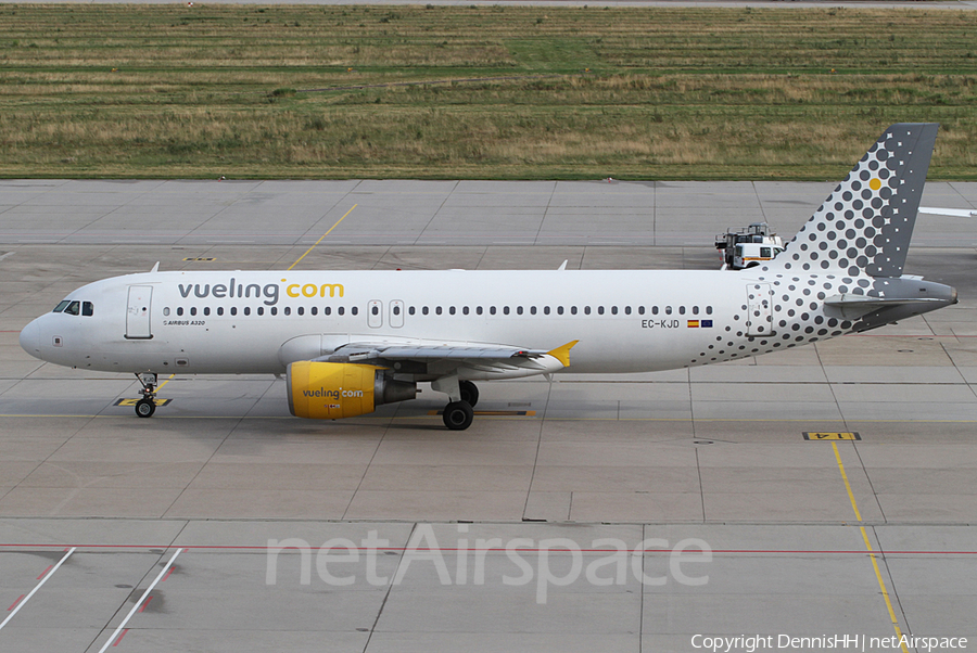 Vueling Airbus A320-216 (EC-KJD) | Photo 391853