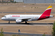 Iberia Airbus A319-111 (EC-KKS) at  Madrid - Barajas, Spain