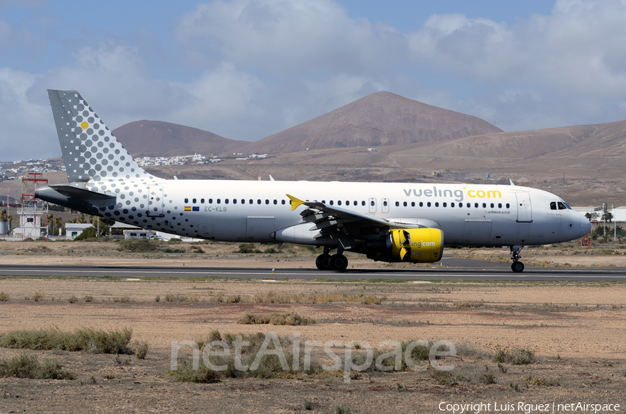 Vueling Airbus A320-214 (EC-KLB) | Photo 304944