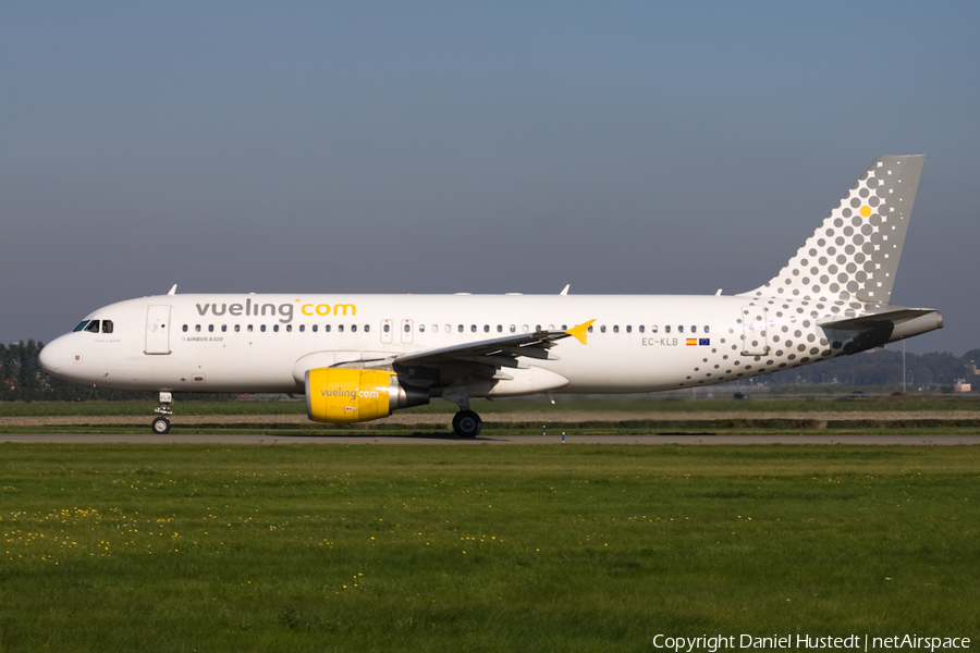 Vueling Airbus A320-214 (EC-KLB) | Photo 548059