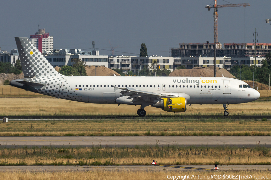 Vueling Airbus A320-214 (EC-KLB) | Photo 516117