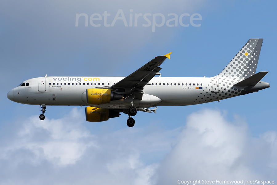 Vueling Airbus A320-214 (EC-KLB) | Photo 671232