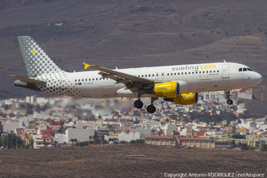 Vueling Airbus A320-214 (EC-KLB) | Photo 351797