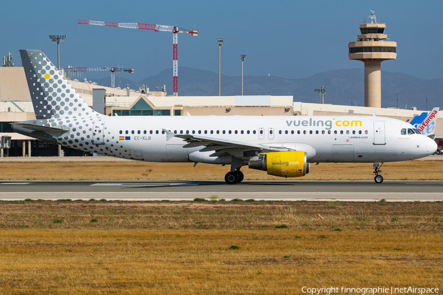 Vueling Airbus A320-214 (EC-KLB) | Photo 572821