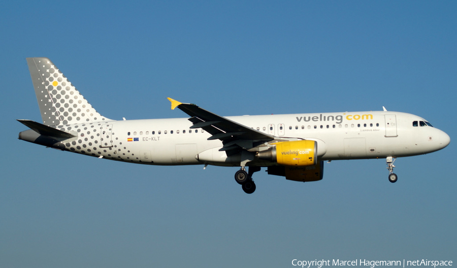 Vueling Airbus A320-216 (EC-KLT) | Photo 121274