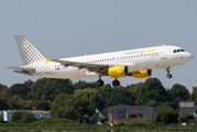 Vueling Airbus A320-216 (EC-KLT) at  Hamburg - Fuhlsbuettel (Helmut Schmidt), Germany