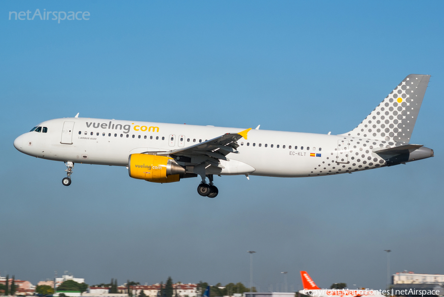 Vueling Airbus A320-216 (EC-KLT) | Photo 55218