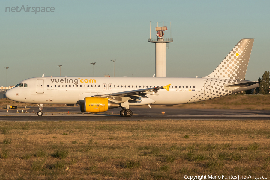 Vueling Airbus A320-216 (EC-KLT) | Photo 55560