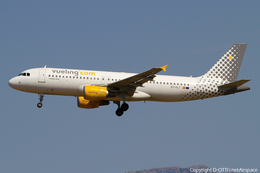 Vueling Airbus A320-216 (EC-KLT) | Photo 367174