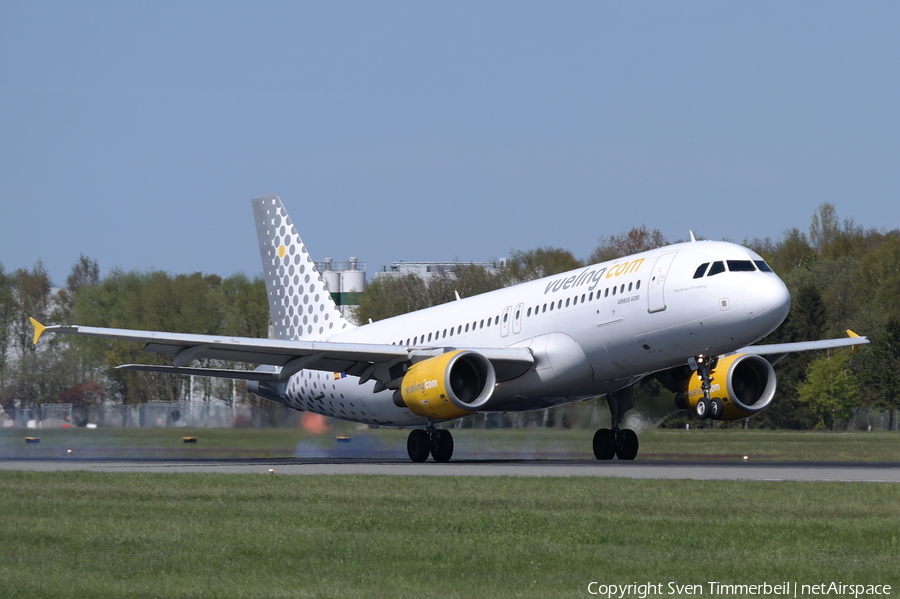 Vueling Airbus A320-216 (EC-KMI) | Photo 107197