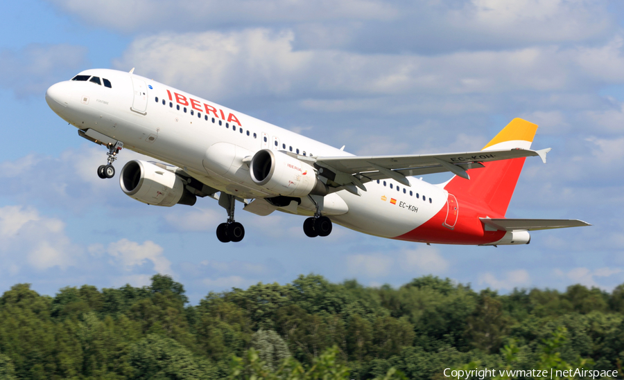 Iberia Airbus A320-214 (EC-KOH) | Photo 177169