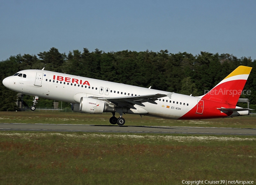 Iberia Airbus A320-214 (EC-KOH) | Photo 527922