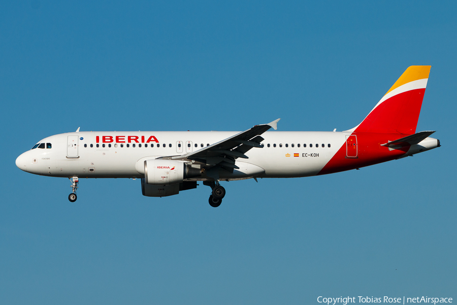 Iberia Airbus A320-214 (EC-KOH) | Photo 301839