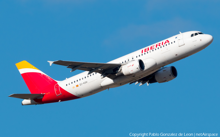 Iberia Airbus A320-214 (EC-KOH) | Photo 352565