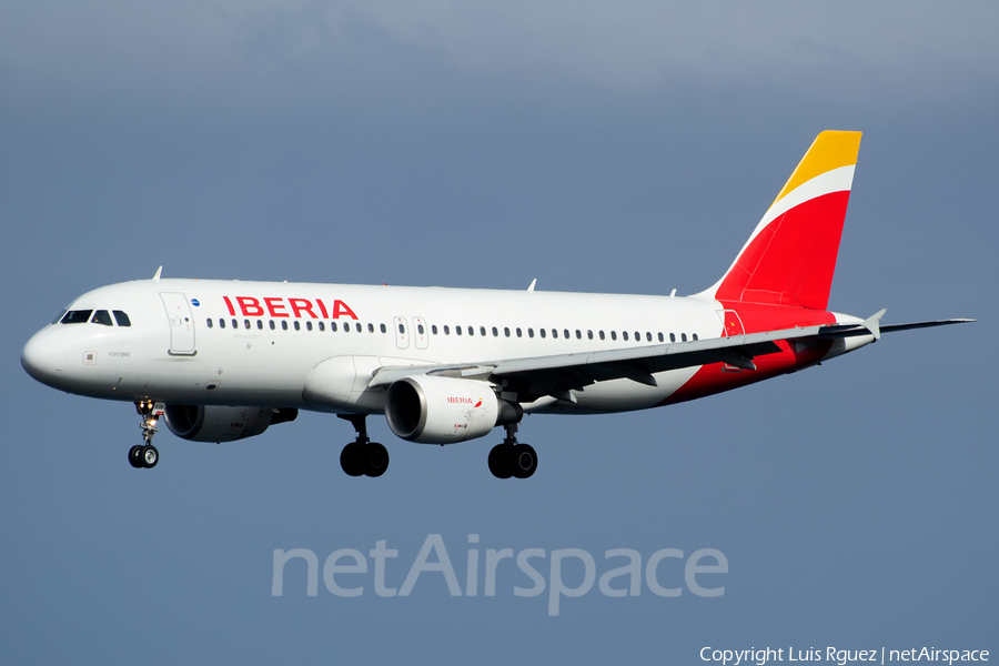 Iberia Airbus A320-214 (EC-KOH) | Photo 459220