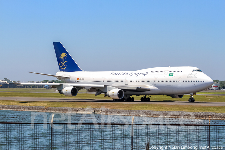 Saudi Arabian Airlines (Wamos Air) Boeing 747-412 (EC-KQC) | Photo 369940