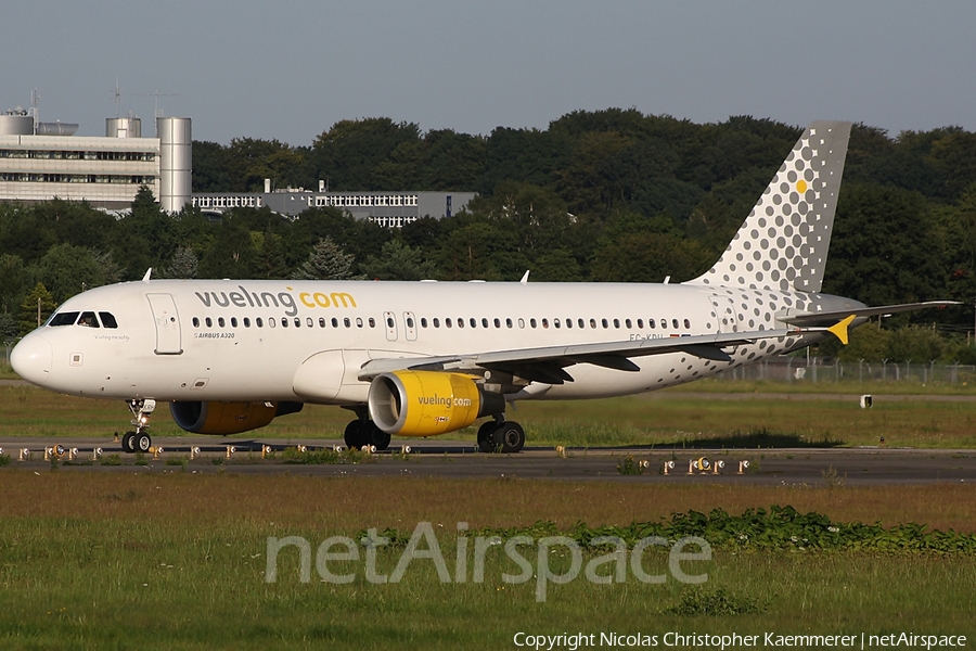 Vueling Airbus A320-214 (EC-KRH) | Photo 121470