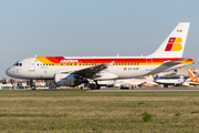 Iberia Airbus A319-111 (EC-KUB) at  Lisbon - Portela, Portugal