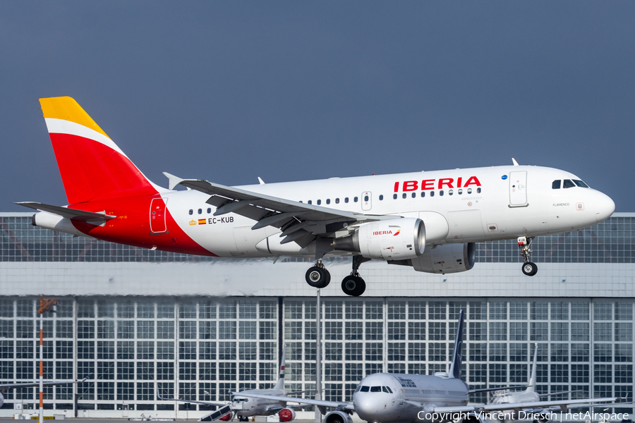 Iberia Airbus A319-111 (EC-KUB) | Photo 670236