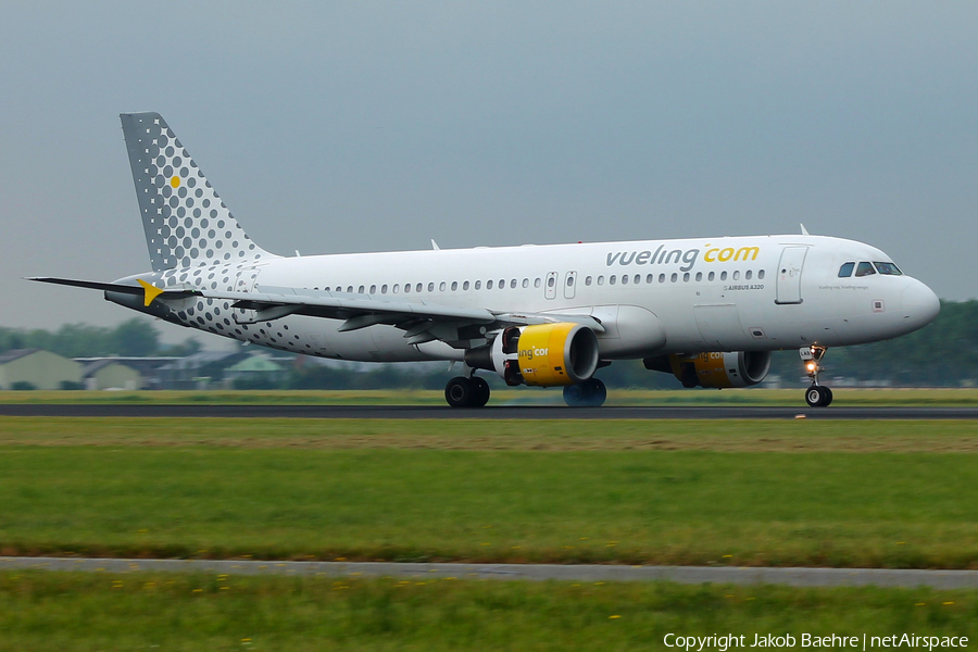 Vueling Airbus A320-214 (EC-LAB) | Photo 173488