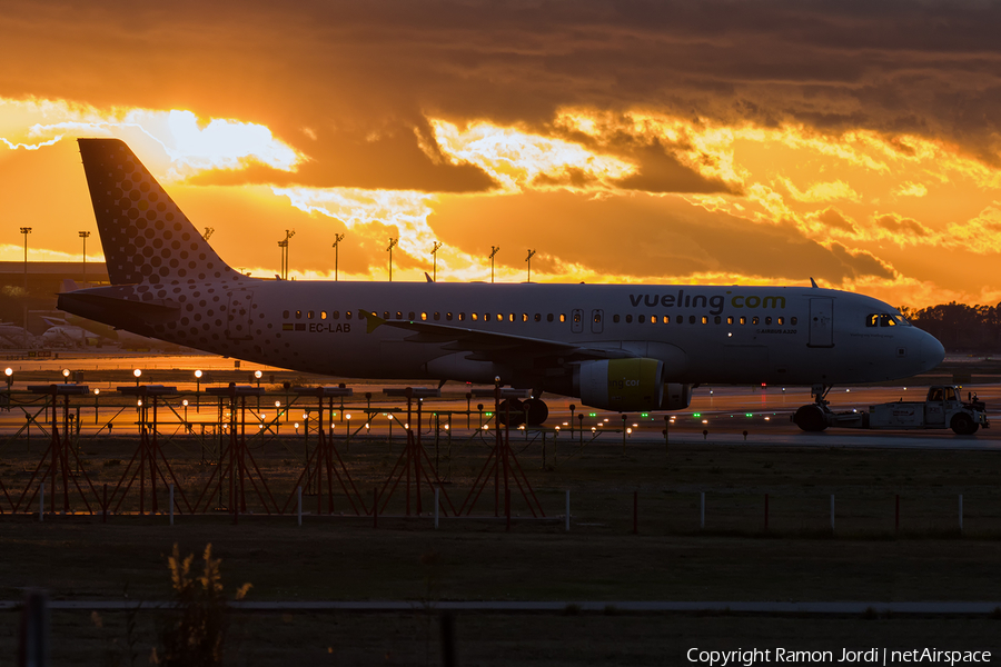 Vueling Airbus A320-214 (EC-LAB) | Photo 207484