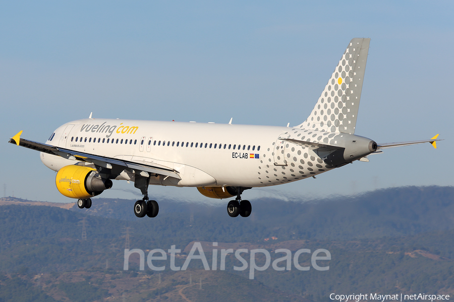 Vueling Airbus A320-214 (EC-LAB) | Photo 422256