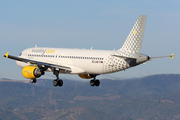 Vueling Airbus A320-214 (EC-LAB) at  Barcelona - El Prat, Spain