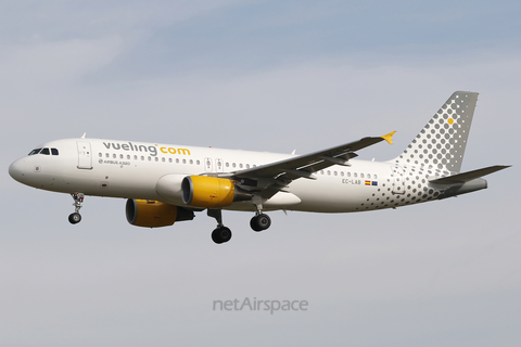 Vueling Airbus A320-214 (EC-LAB) at  Barcelona - El Prat, Spain