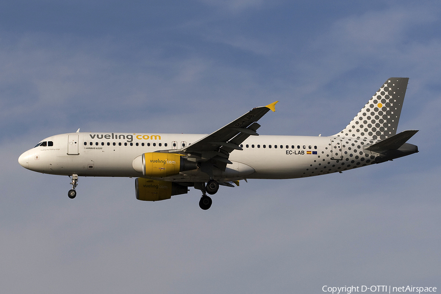 Vueling Airbus A320-214 (EC-LAB) | Photo 278442