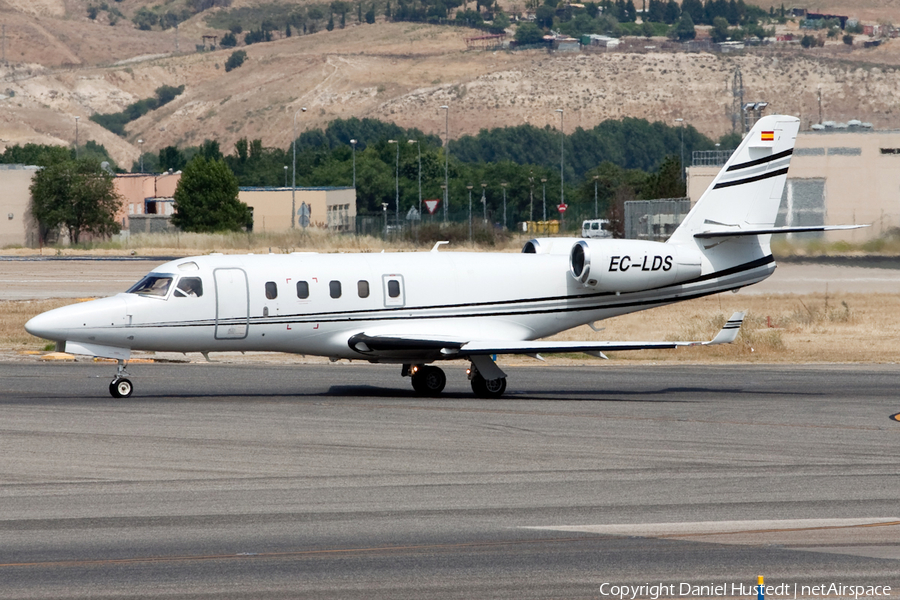 (Private) Gulfstream G100 (EC-LDS) | Photo 635900