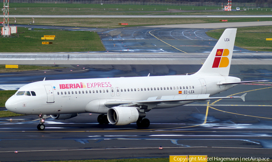 Iberia Express Airbus A320-214 (EC-LEA) | Photo 120659