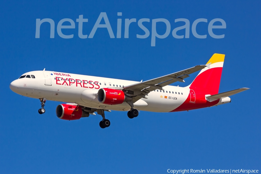 Iberia Express Airbus A320-214 (EC-LEA) | Photo 341658