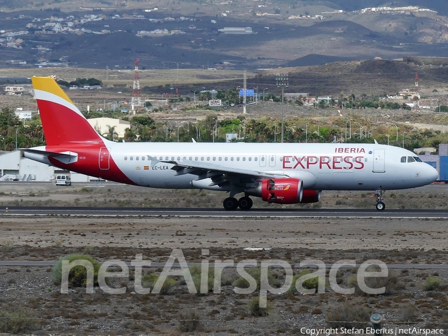 Iberia Express Airbus A320-214 (EC-LEA) | Photo 269634