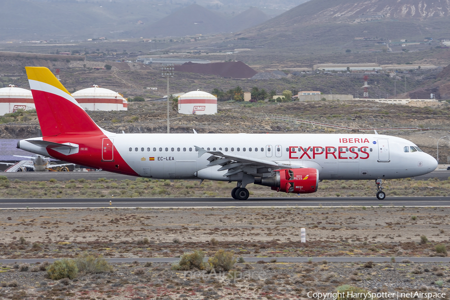 Iberia Express Airbus A320-214 (EC-LEA) | Photo 328677