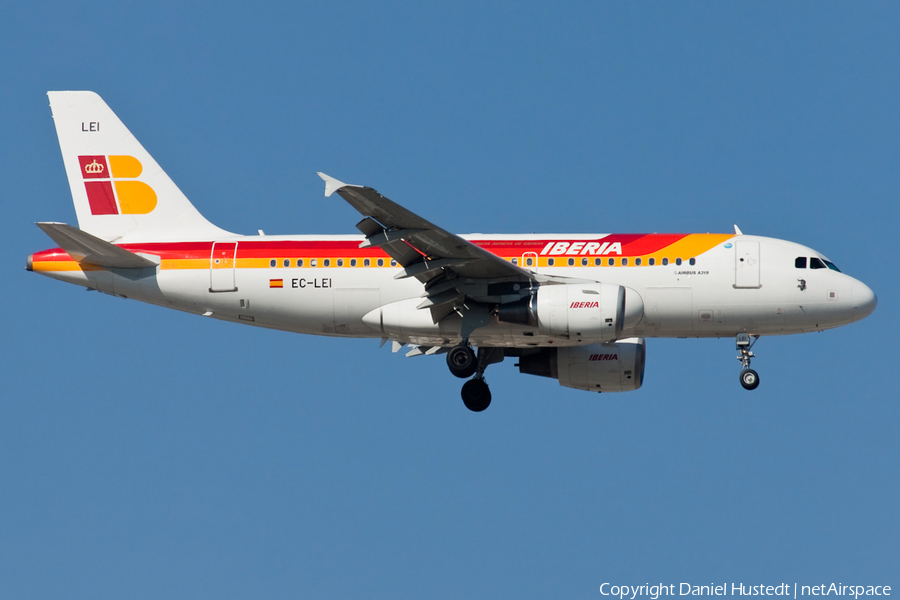 Iberia Airbus A319-111 (EC-LEI) | Photo 636230