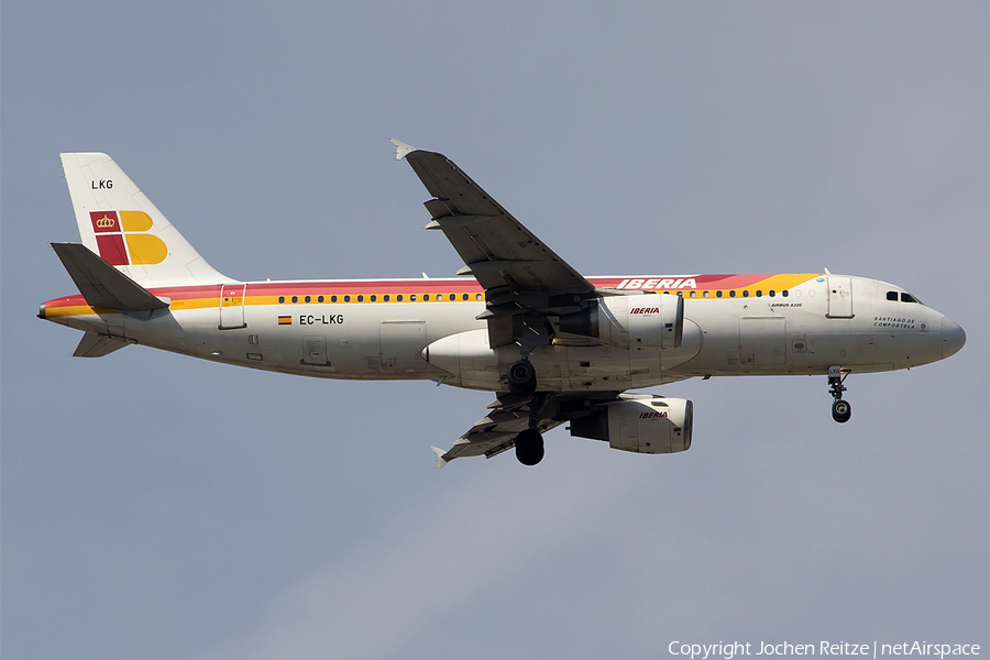 Iberia Airbus A320-214 (EC-LKG) | Photo 46513