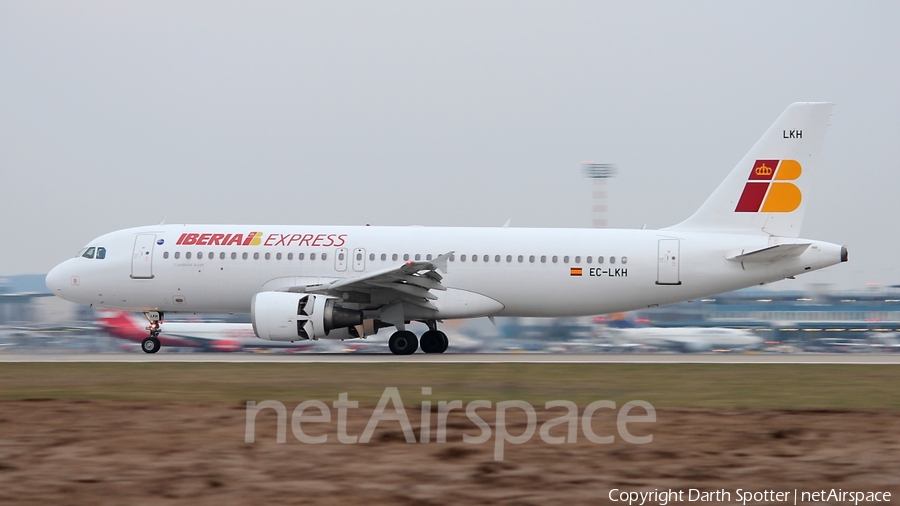 Iberia Express Airbus A320-214 (EC-LKH) | Photo 208595