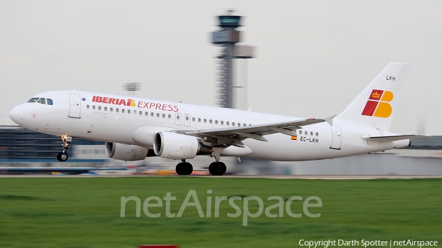 Iberia Express Airbus A320-214 (EC-LKH) | Photo 209375