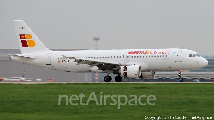Iberia Express Airbus A320-214 (EC-LKH) | Photo 209376