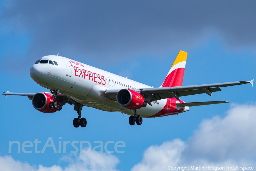 Iberia Express Airbus A320-214 (EC-LKH) | Photo 243842