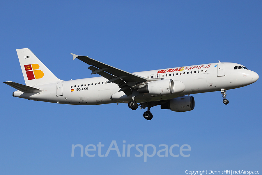 Iberia Express Airbus A320-214 (EC-LKH) | Photo 368278