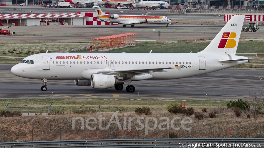Iberia Express Airbus A320-214 (EC-LKH) | Photo 233430