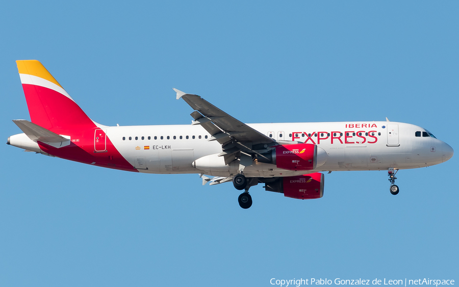Iberia Express Airbus A320-214 (EC-LKH) | Photo 338985