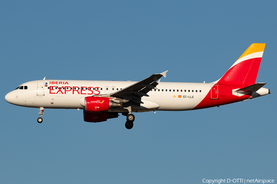 Iberia Express Airbus A320-214 (EC-LLE) | Photo 375590