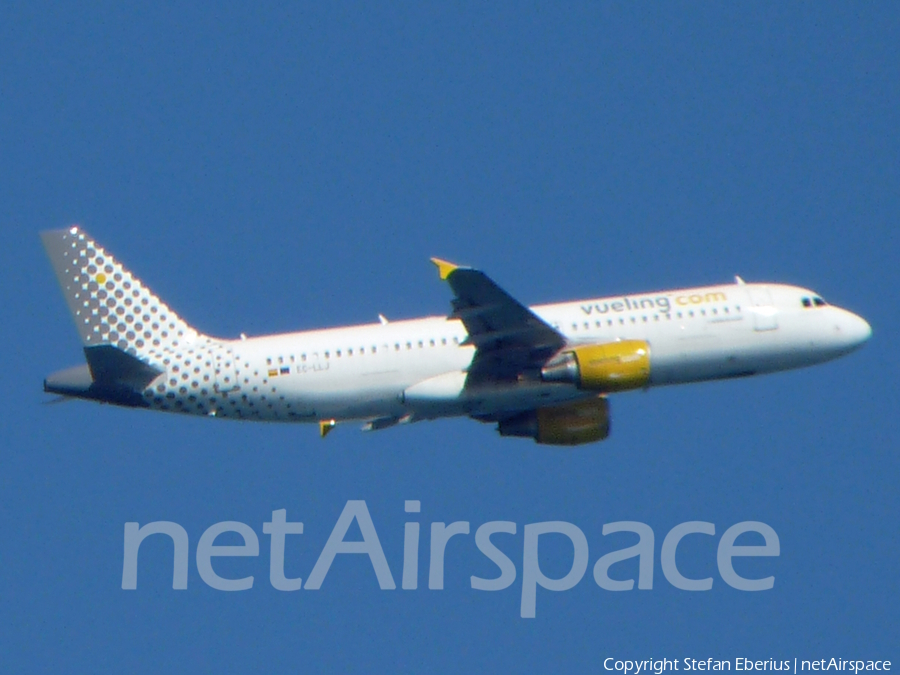 Vueling Airbus A320-214 (EC-LLJ) | Photo 662296