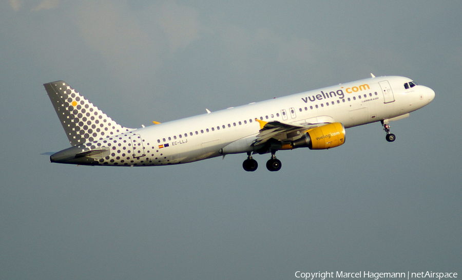 Vueling Airbus A320-214 (EC-LLJ) | Photo 113183