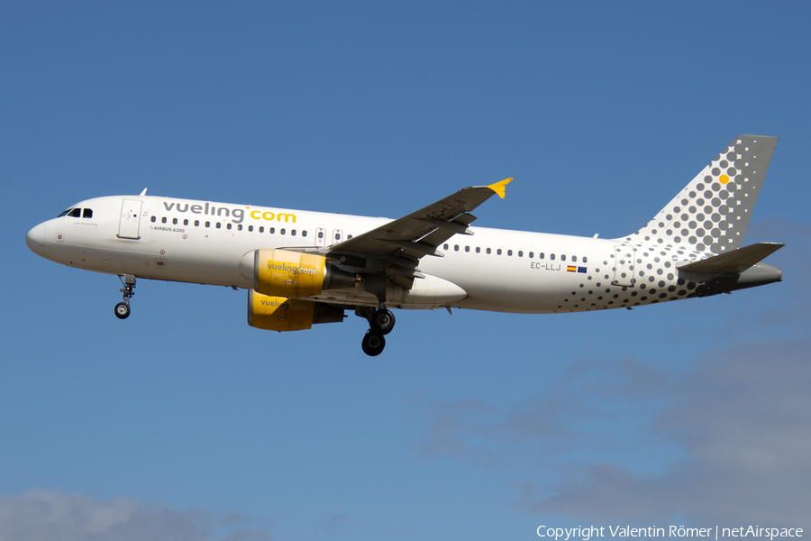 Vueling Airbus A320-214 (EC-LLJ) | Photo 503270