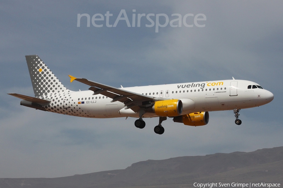 Vueling Airbus A320-214 (EC-LLJ) | Photo 73580